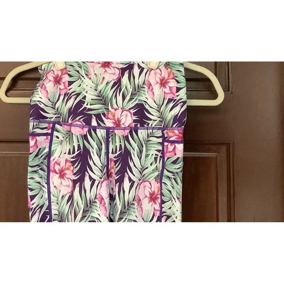 Zyia Active Floral Zipper Pocket  light n tight size 6-8 EUC - Picture 2 of 5